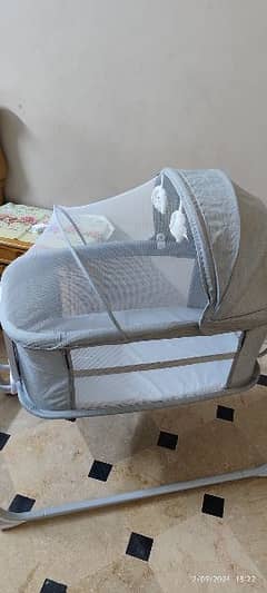 AUTOMATIC ELECTRIC BABY SWING (0-24M) UNUSED