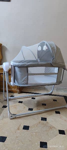 AUTOMATIC ELECTRIC BABY SWING (0-24M) UNUSED 1