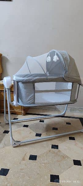 AUTOMATIC ELECTRIC BABY SWING (0-24M) UNUSED 11