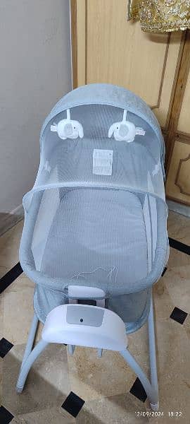 AUTOMATIC ELECTRIC BABY SWING (0-24M) UNUSED 14