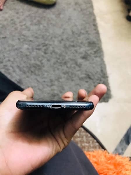 Iphone 7 32 gb pta approved 2