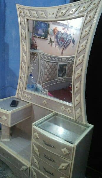 dressing table wooden argent sale Good condition 3193101690 0