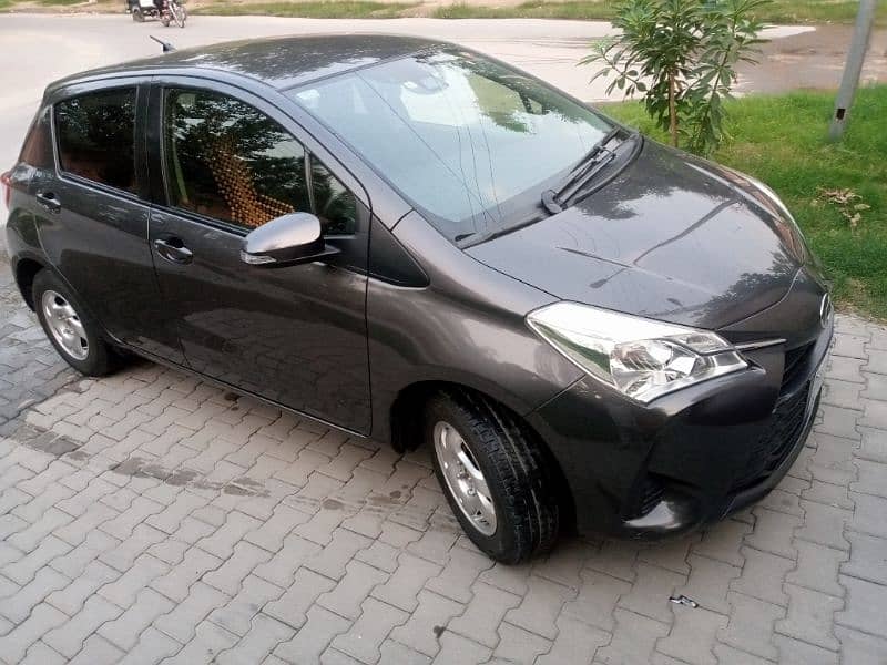 Toyota Vitz 2019 bumper to bumper original paint garanted 4