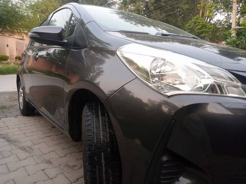 Toyota Vitz 2019 bumper to bumper original paint garanted 5