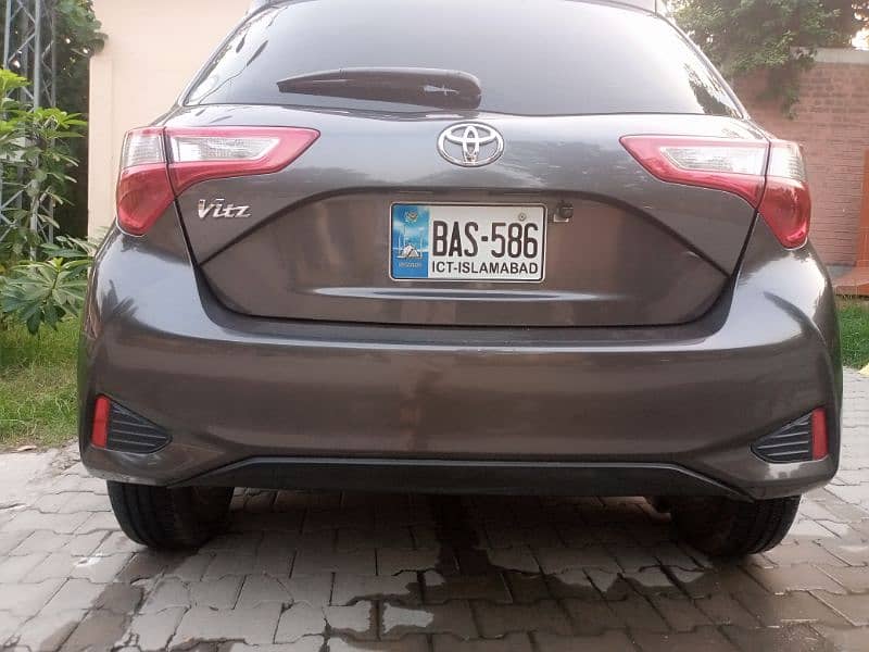 Toyota Vitz 2019 bumper to bumper original paint garanted 6