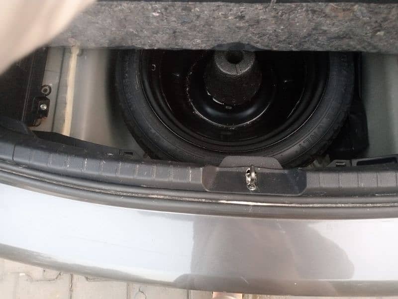 Toyota Vitz 2019 bumper to bumper original paint garanted 18