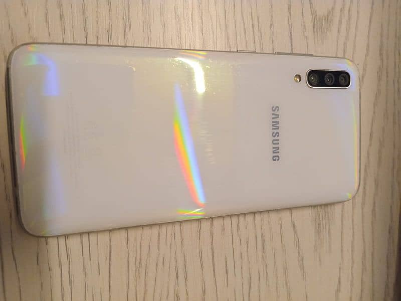 Samsung Galaxy A70 6/128 1