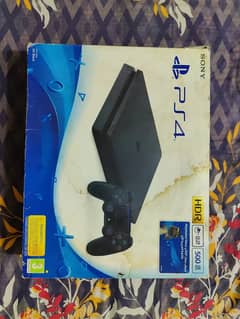 Ps4 Slim with Watch dogs 2, Fifa 18 + Last of us 2, Control.