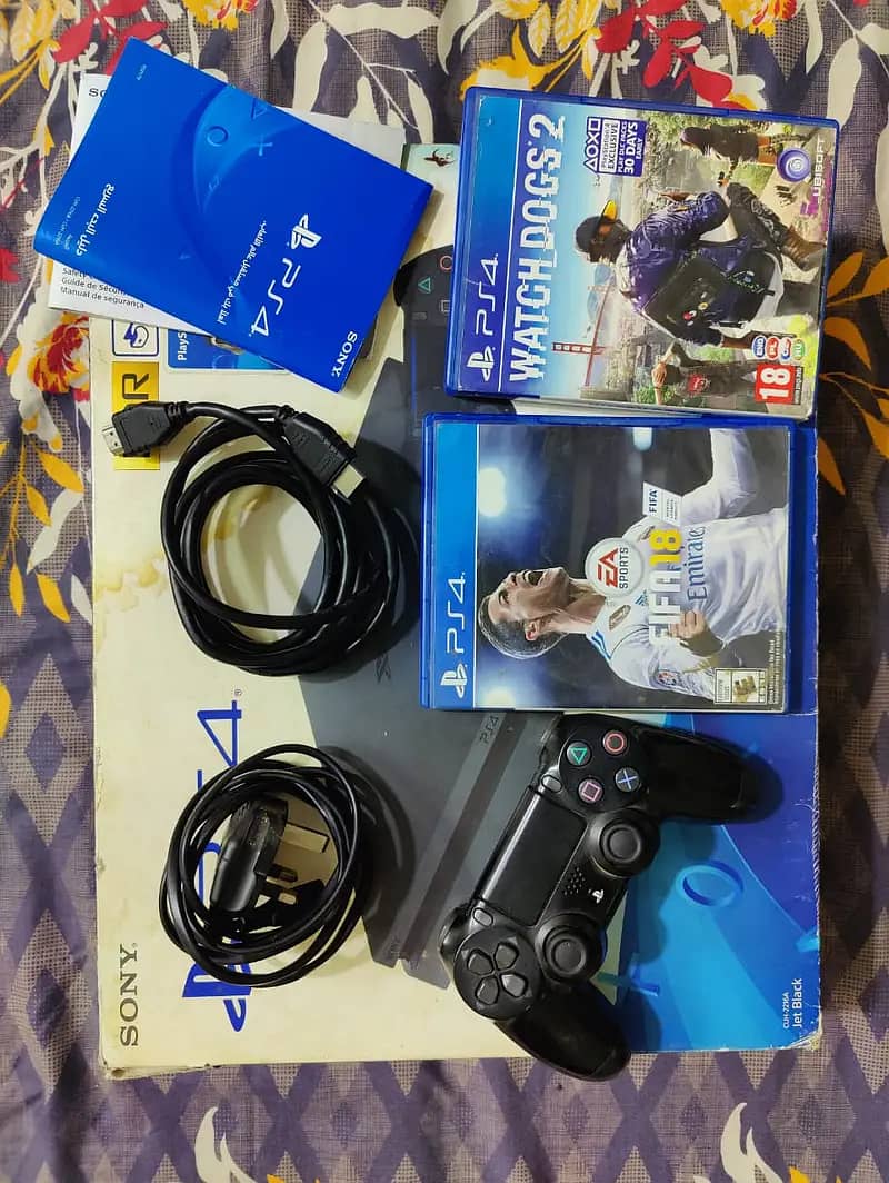 Ps4 Slim with Watch dogs 2, Fifa 18 + Last of us 2, Control. 4