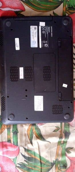 Dell Inspiron N-5010 2