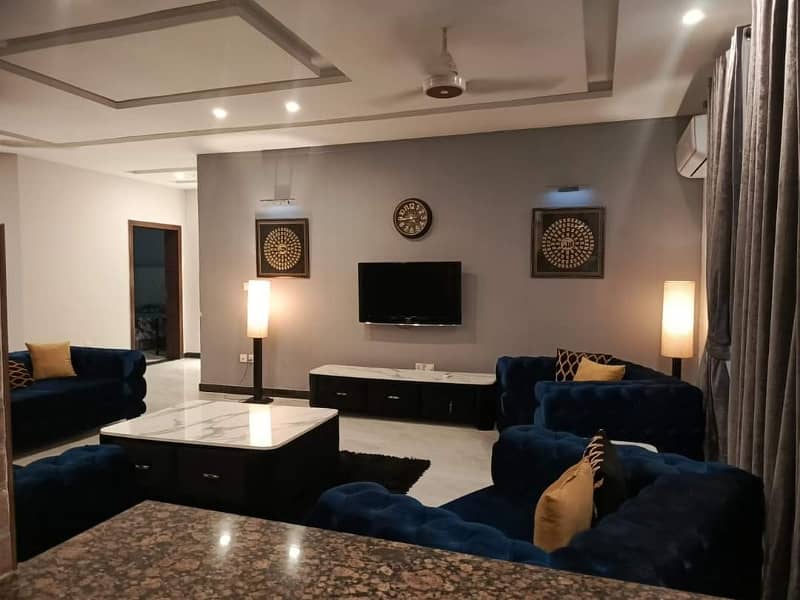 1 Kanal Luxurious Portion For Rent 1