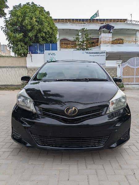 Toyota Vitz F 1.0 2011-14 0