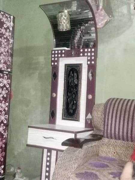 bed or side table good condition 4