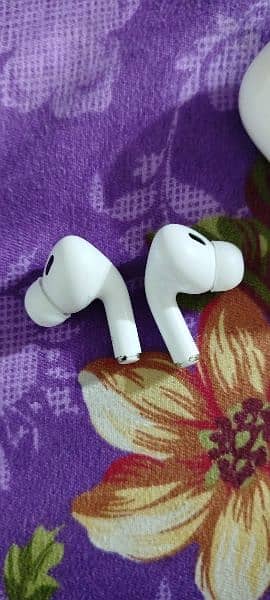 Airpods pro 2nd generation. 7