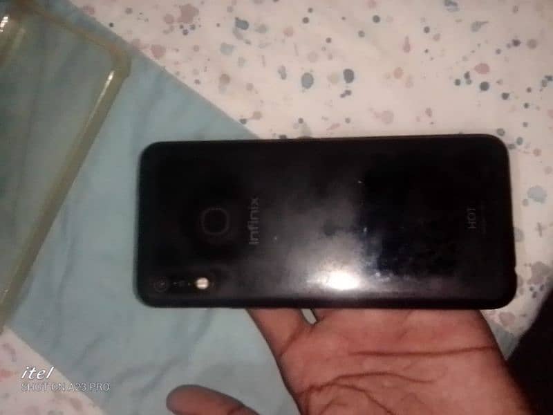 Infinix Hot 8 lite 1