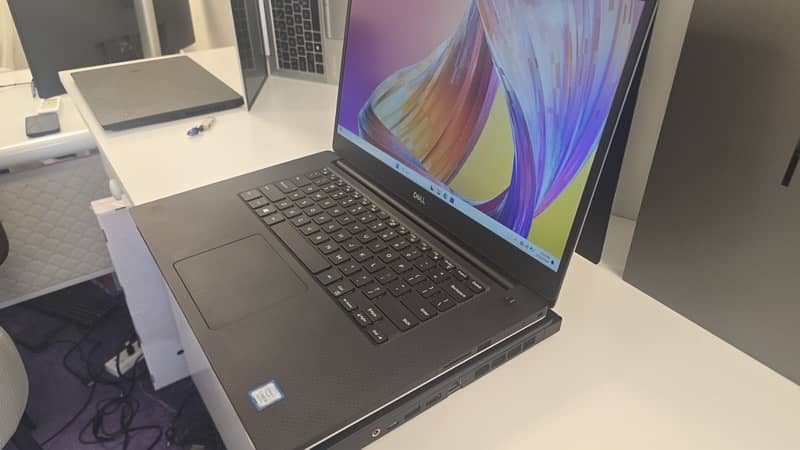 Dell precision 5540 corei9 9th gen 5