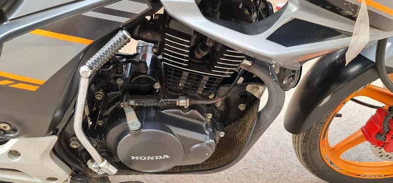 Honda CB 150F 22 model 23 register low Milage bike Urgent Sale 6