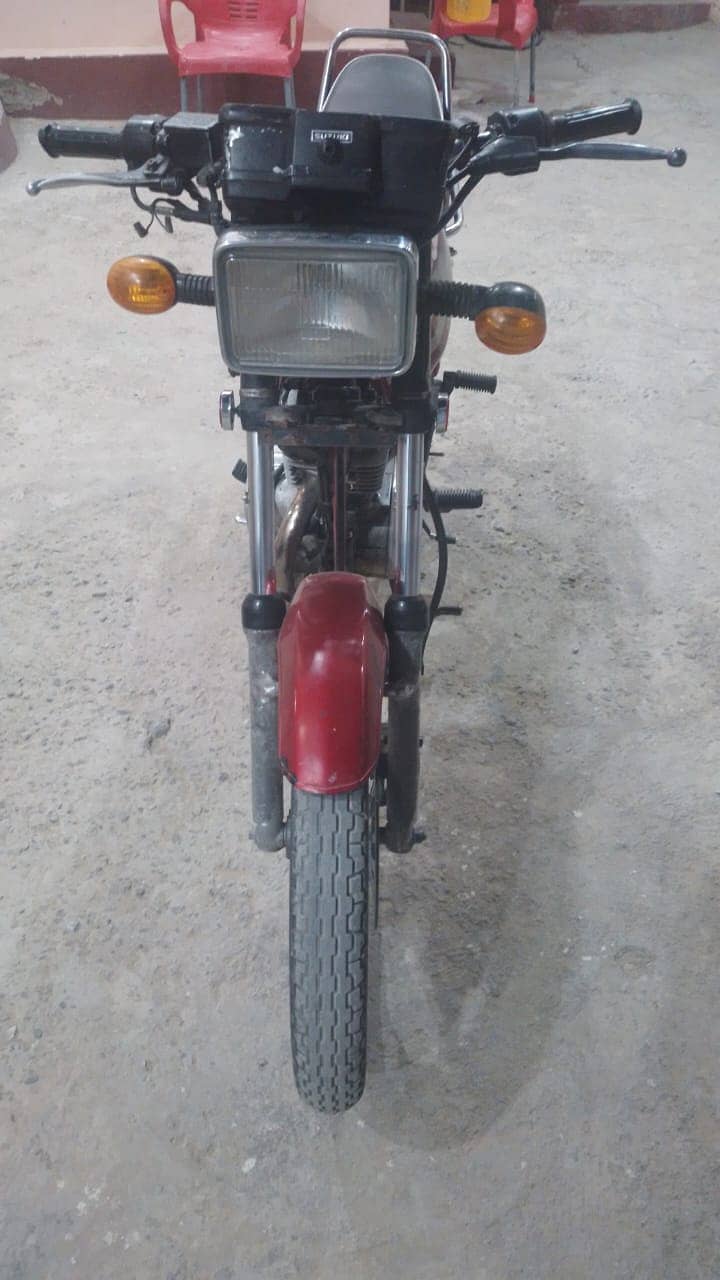 Suzuki  GS 125cc 2