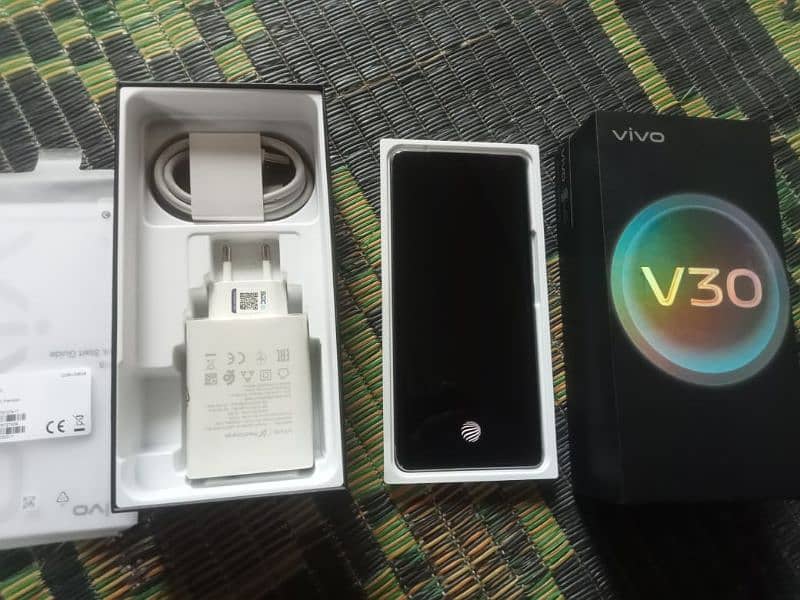 Vivo V30 5G 1