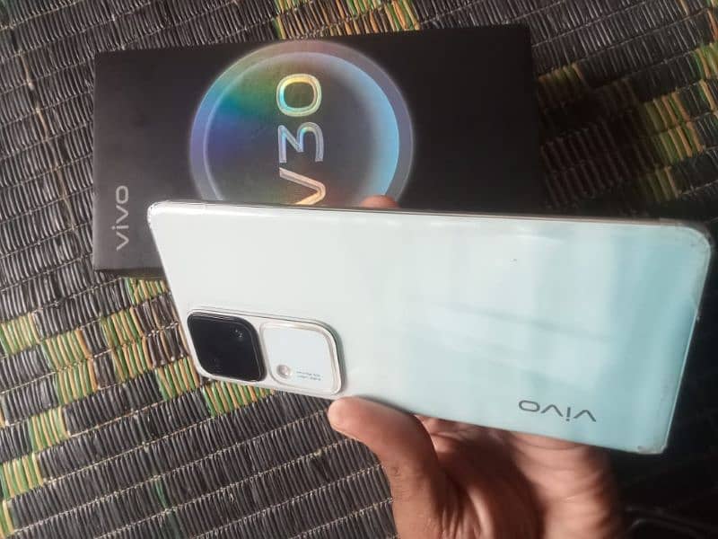 Vivo V30 5G 8