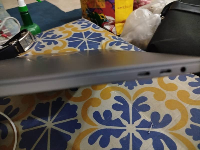 MacBook Pro 2019 Intel i7 16/512 4gb gpu 5