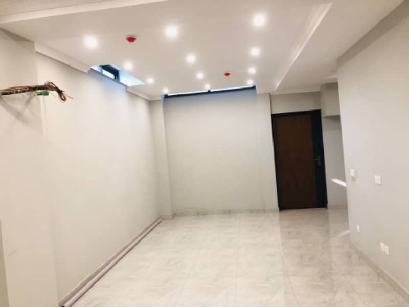 Brand new 4 Marla corner building with lift for rent phase 8 Broadway: 8