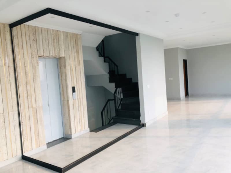 Brand new 4 Marla corner building with lift for rent phase 8 Broadway: 18