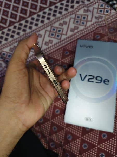 Vivo V29E 3