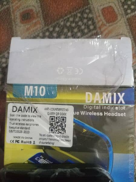 M10 earbuds DAMIX original + power bank in earbuds case realprice 1300 8