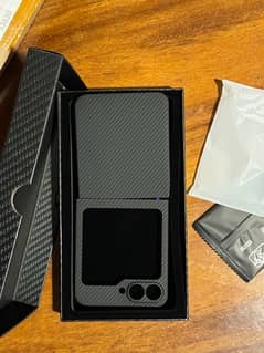 Samsung Flip 6 Carbon Fiber Case