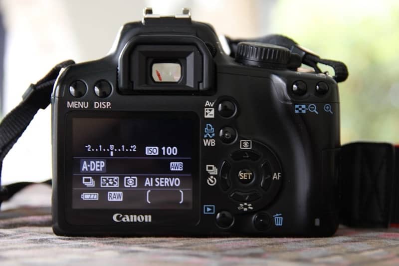 Canon 1000d dslr with 28mm f2.8 prime lens 2