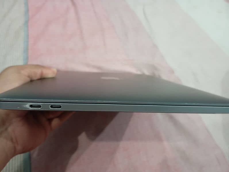 Macbook Pro 2020 model (16/512ssd) 4