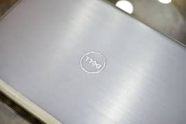 Dell inspiron 17R 5737 ( 16 ram 256sd core I7 win 10 HDD 1 Tb @ti 2GB)