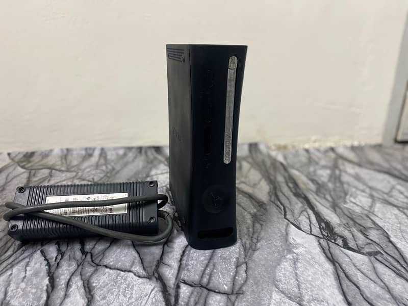 XBOX 360 jailbreak 25 GAMES INSTALLED (BLACK EDITION) with all assesor 0