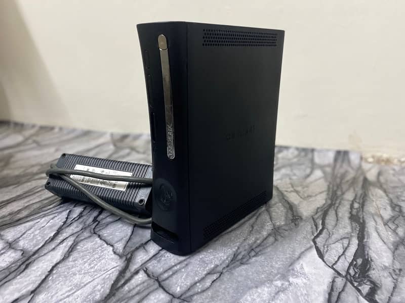 XBOX 360 jailbreak 25 GAMES INSTALLED (BLACK EDITION) with all assesor 1