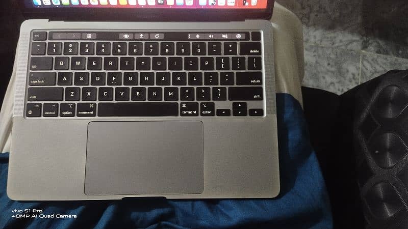 MacBook m1 pro 2020 2