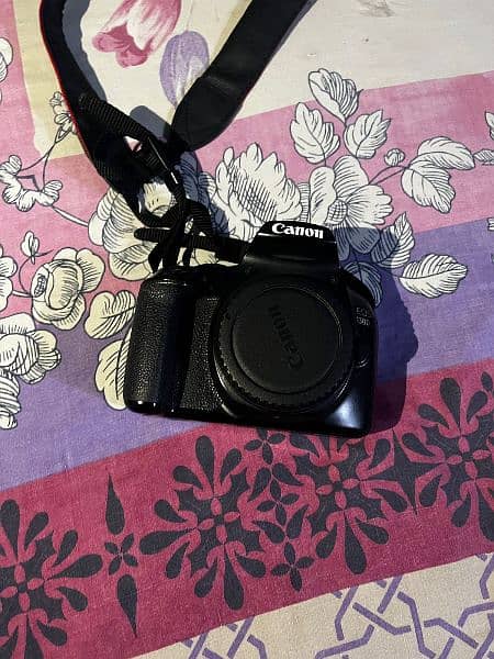 Canon DSLR 1300D 1