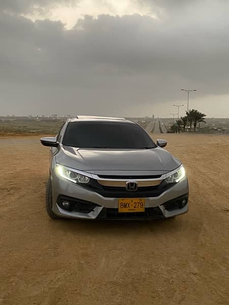 Honda Civic Oriel 2018 4