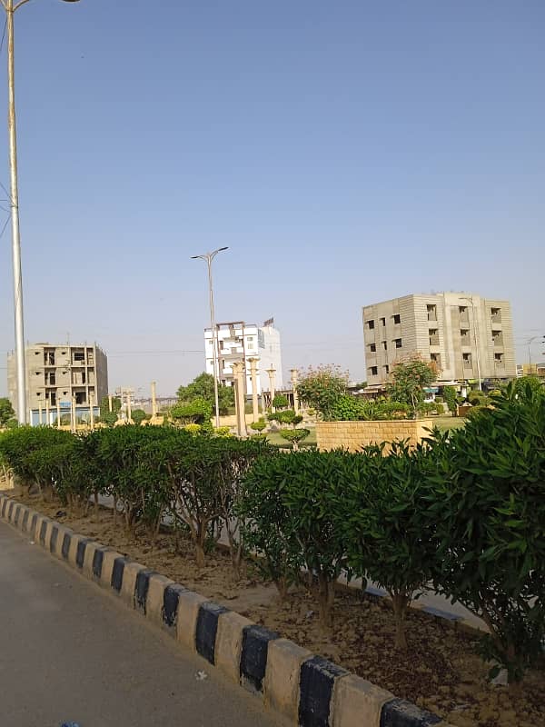 Excellent 80 SY plots available in Falaknaz Dreams 9