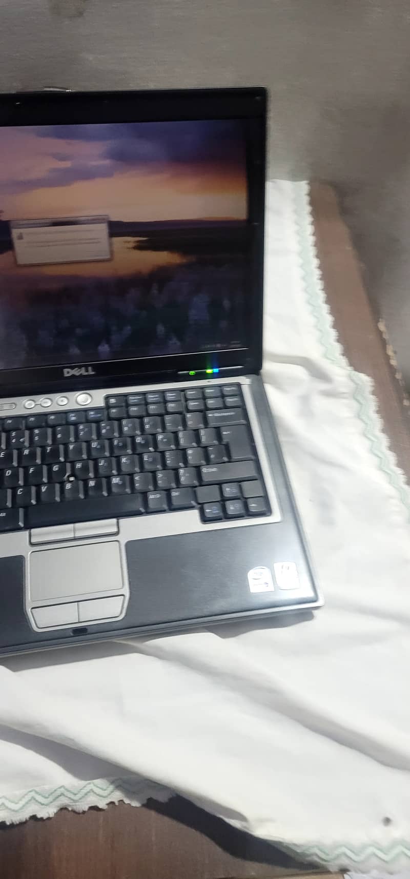 DELL Laptop with charger and bag best screen resulation safe pc ha 3