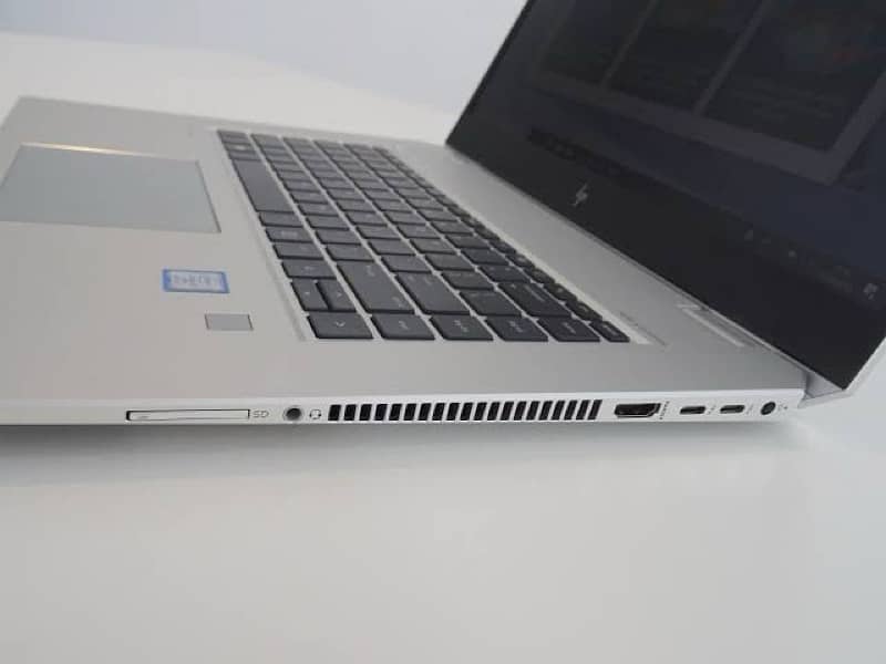 HP ELITEBOOK 1050 G1 i7 8850H 32GB Ram 512SSD 4GB GTX 1050 MaxQ Design 7