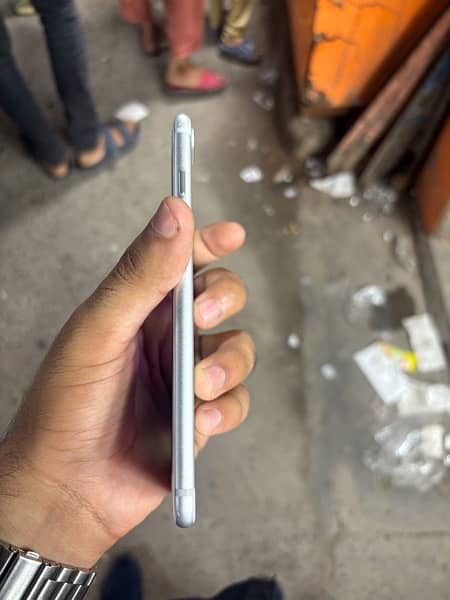 iphone 7 plus pta 128gb 4