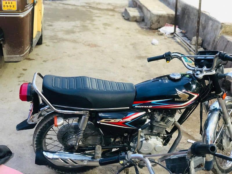 Honda 125 full body to nut genuine engine seald 3