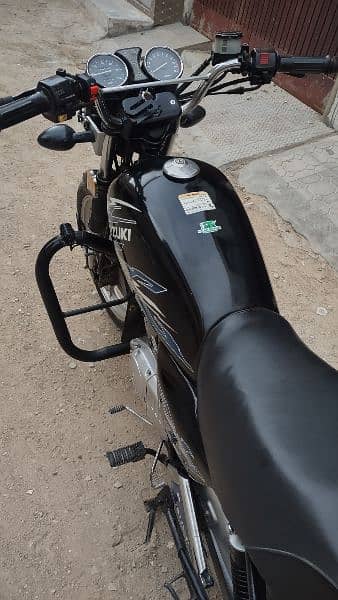 Suzuki GS SE 150 MODEL 2020 11