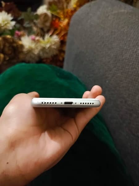 iPhone 8, non approve battery Helth 84, 10+10 condition 5