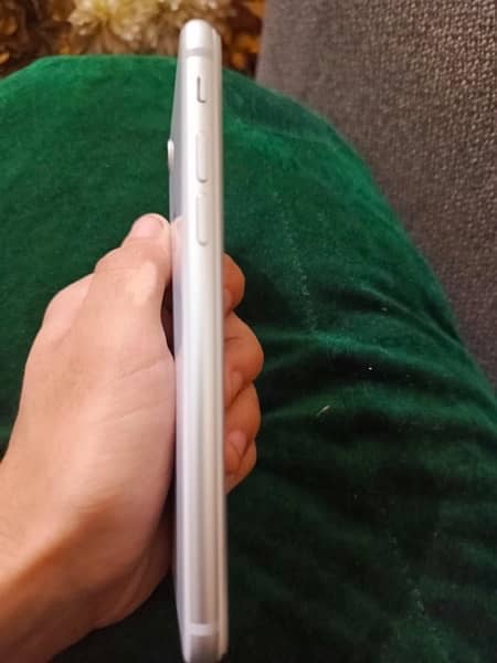 iPhone 8, non approve battery Helth 84, 10+10 condition 9