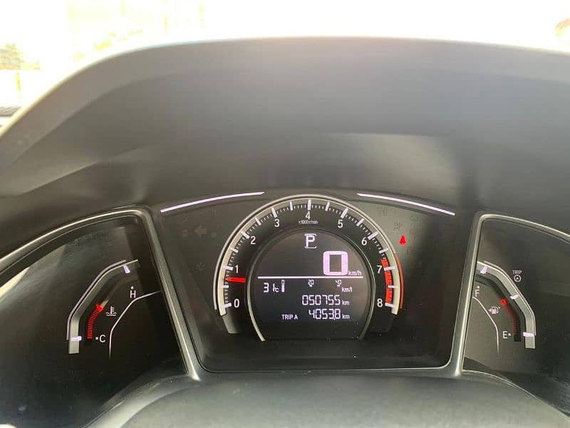 Honda Civic Oriel 2018 4