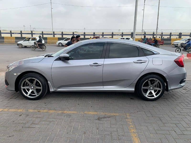 Honda Civic Oriel 2018 5