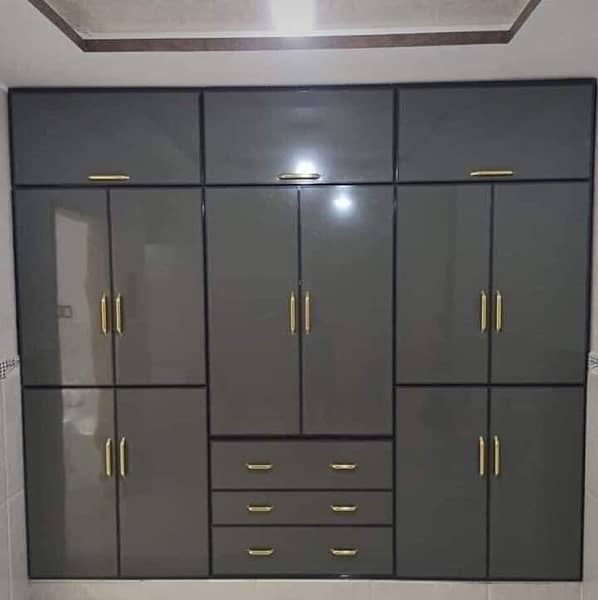 Carpenter /Wardrobes/Kitchen/media wall. . 03418276657/03204124032callwp 10