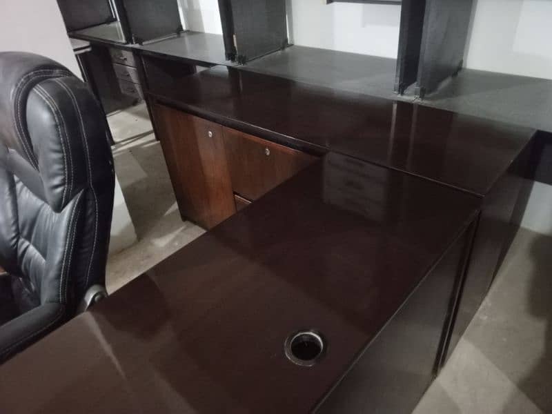 office table / executive table / workstations/ meeting table 4